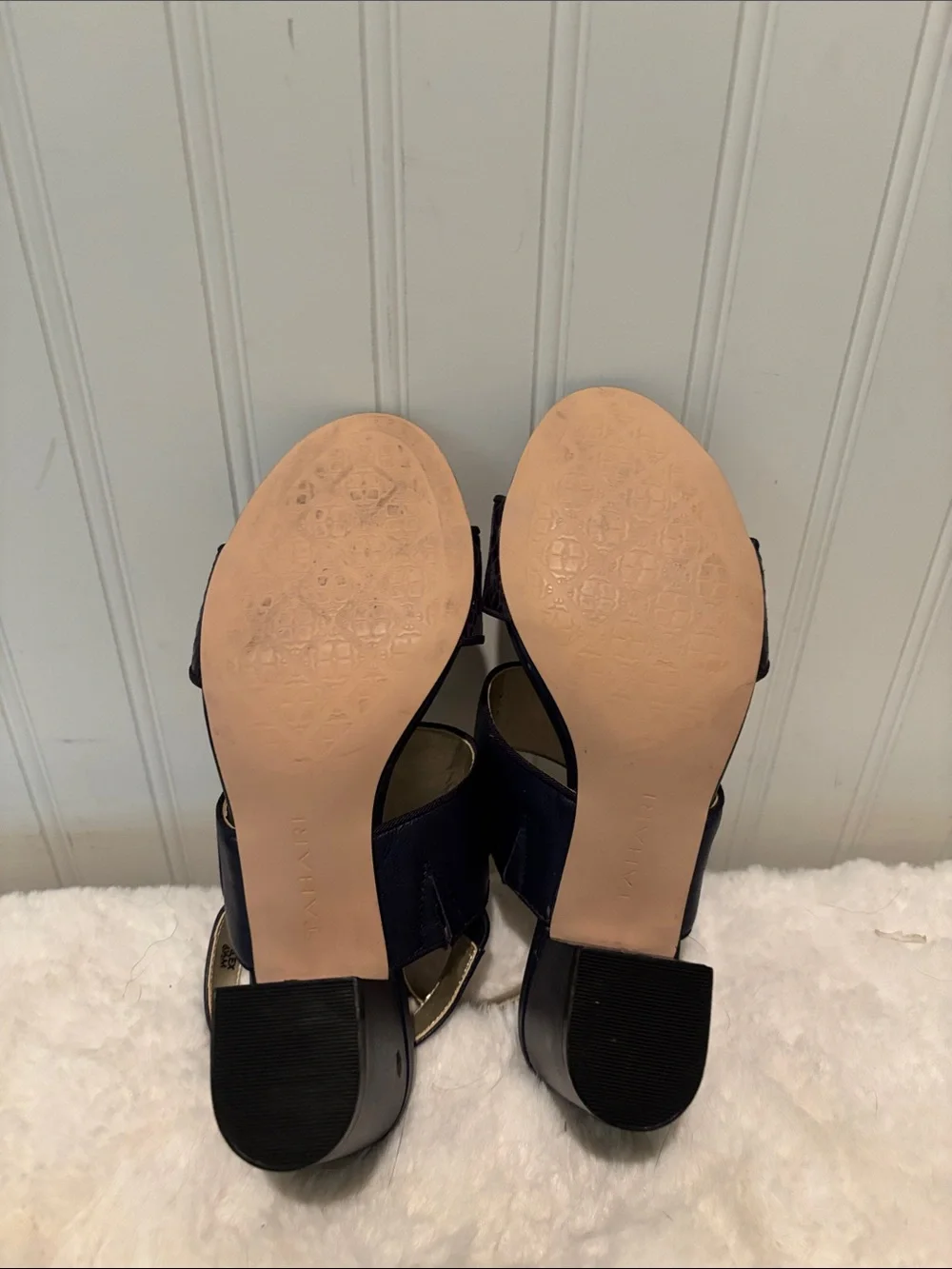 Tahari Alex Navy Leather Sandals Size 6.5